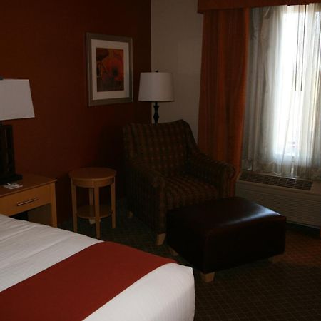 Holiday Inn Express Stockton Southeast By Ihg Εξωτερικό φωτογραφία