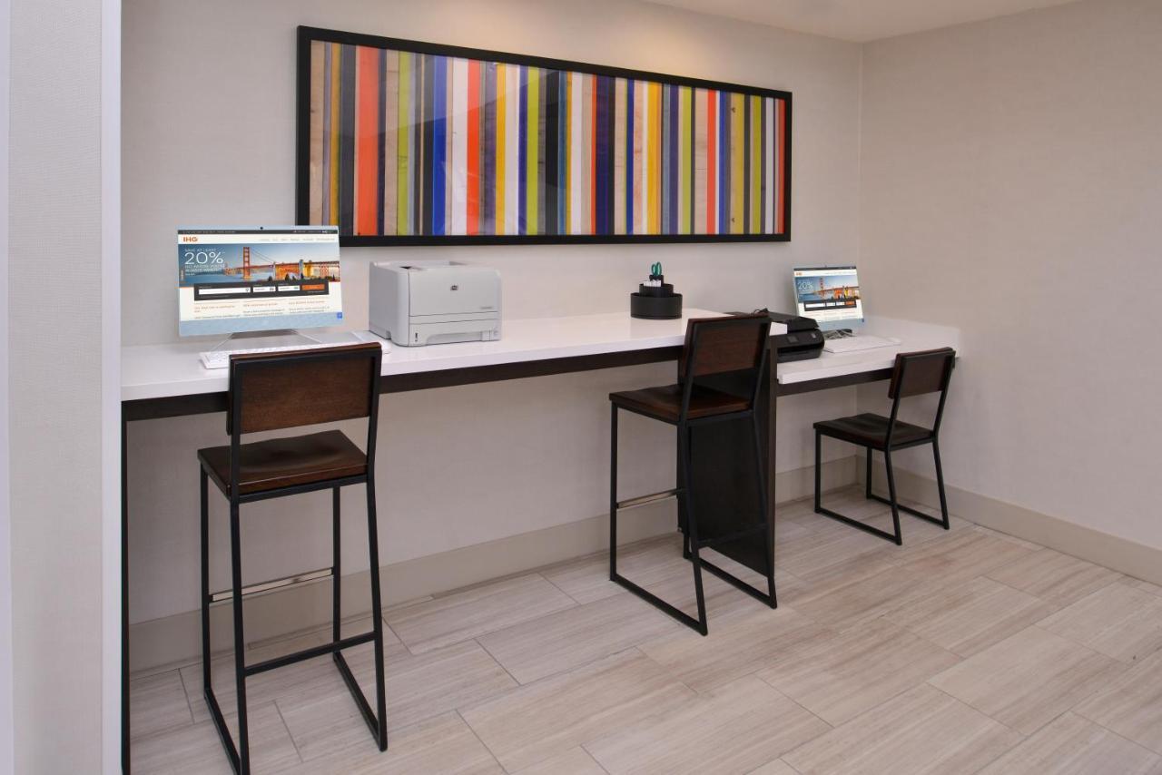 Holiday Inn Express Stockton Southeast By Ihg Εξωτερικό φωτογραφία