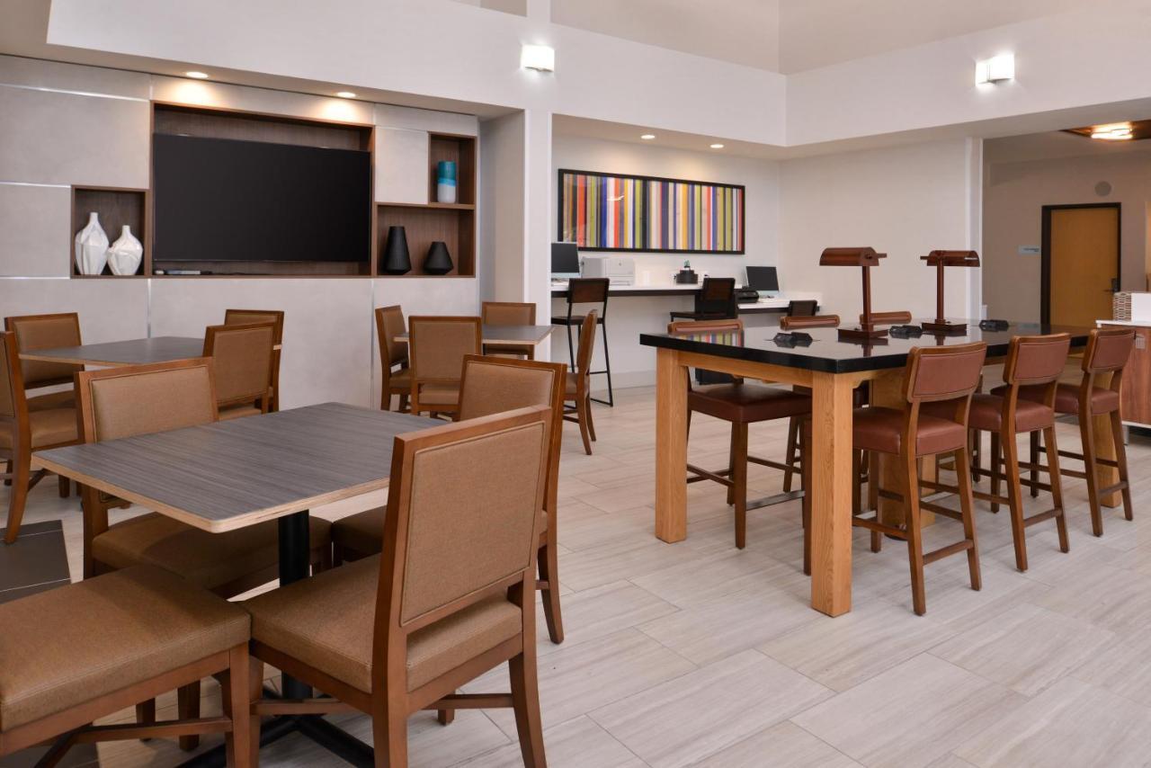 Holiday Inn Express Stockton Southeast By Ihg Εξωτερικό φωτογραφία