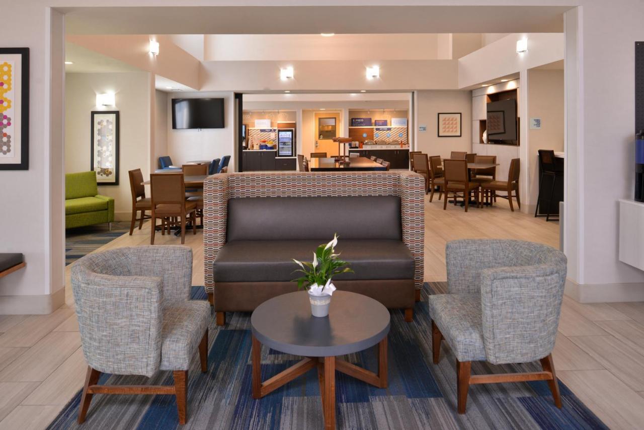 Holiday Inn Express Stockton Southeast By Ihg Εξωτερικό φωτογραφία