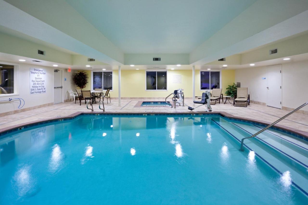 Holiday Inn Express Stockton Southeast By Ihg Εξωτερικό φωτογραφία